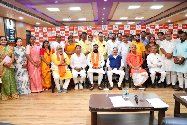 प्रदेश पदाधिकारियों के साथ संगठनात्मक बैठक