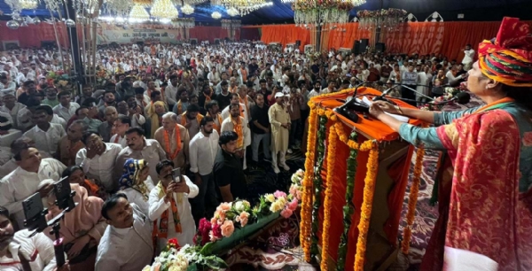 कार्यक्रम को संबोधित करते प्रदेश अध्यक्ष डॉ. अर्चना गुप्ता।