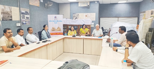 भवानी प्रसाद मिश्र की कृति ‘त्रिकाल संध्या (आपातकाल की कविताएं)’ में शामिल अतिथि।