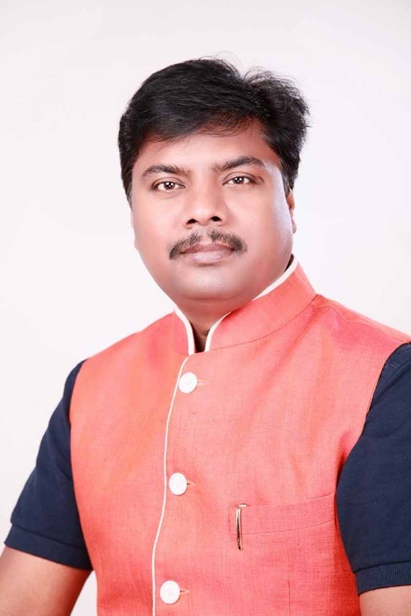 वन मंत्री केदार कश्यप 