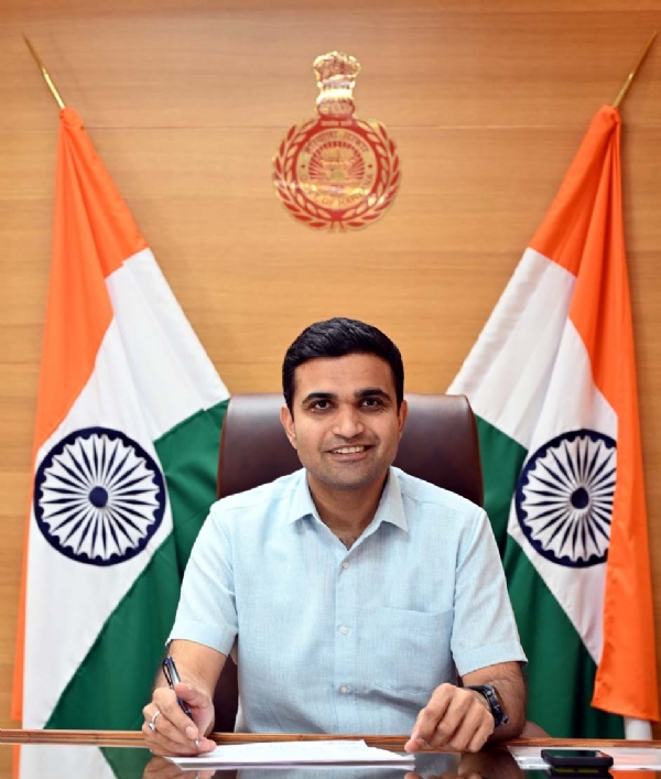 प्रबंध निदेशक विक्रम सिंह।