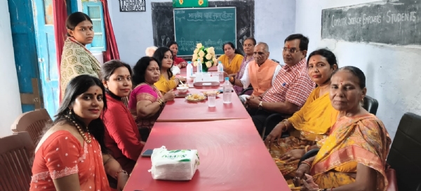 विद्या मंदिर गर्ल्स हाई स्कूल नरही में मंगलवार काे सुंदरकांड का पाठ एवं भंडारे का भव्य आयोजन