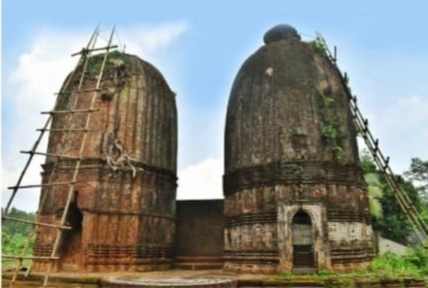 टेराकोटा शैली में बना विष्णुपुर मंदिर टेराकोटा शैली में बना विष्णुपुर मंदिर
