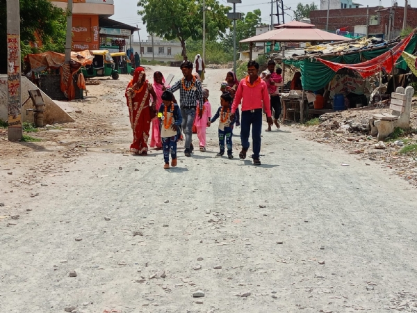 गिट्टी भस्सी डाल कर छोड़ा गया अदलपुरा से शीतला धाम मार्ग।