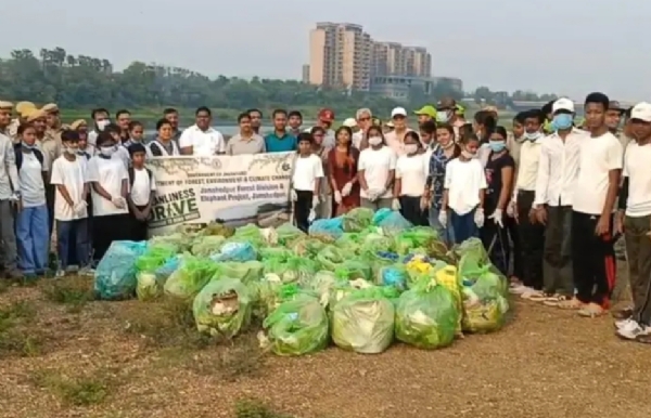 दोमुहानी क्षेत्र में व्यापक स्वच्छता एवं नदी सफाई अभियान चलाया गया