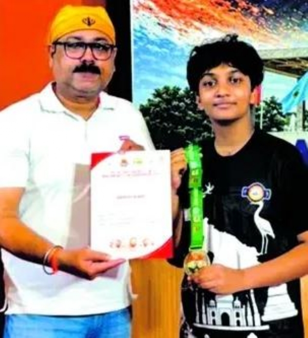 स्वर्ण पदक के साथ मुरादाबाद की अक्षरा स्वर्ण पदक के साथ मुरादाबाद की अक्षरा