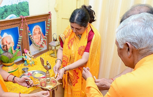 कैंप का शुभारम्भ करते हुए