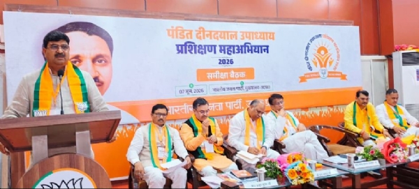 बैठक को संबोधित करते धर्मपाल सिंह बैठक को संबोधित करते धर्मपाल सिंह