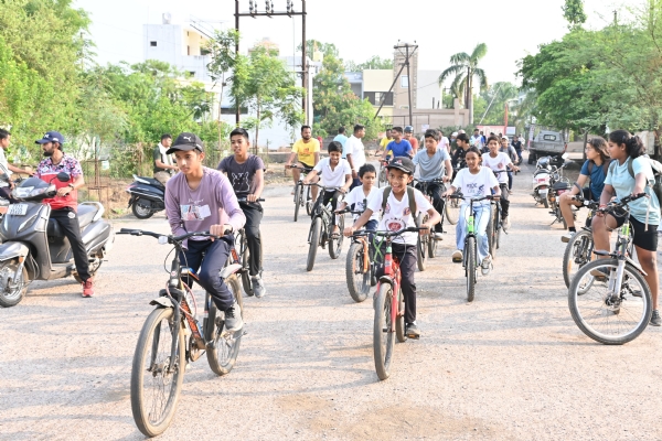 संडे ऑन साइकिल रैली का आयोजन किया गया