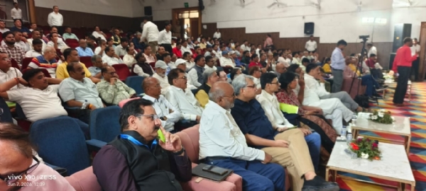 आगरा : उप मुख्यमंत्री केशव प्रसाद मौर्य ने नेशनल यूनियन ऑफ जर्नलिस्ट्स इंडिया के दो दिवसीय राष्ट्रीय पत्रकार सम्मेलन एवं राष्ट्रीय कार्यकारिणी बैठक के दूसरे दिन के सत्र का उद्घाटन किया आगरा : उप मुख्यमंत्री केशव प्रसाद मौर्य ने नेशनल यूनियन ऑफ जर्नलिस्ट्स इंडिया के दो दिवसीय राष्ट्रीय पत्रकार सम्मेलन एवं राष्ट्रीय कार्यकारिणी बैठक के दूसरे दिन के सत्र का उद्घाटन किया