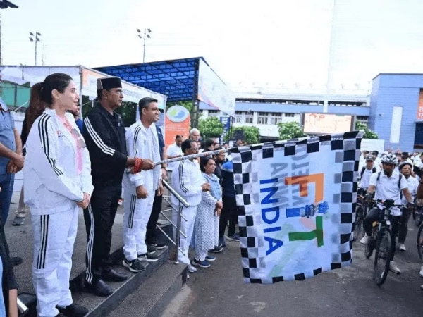 विश्व साइकिल दिवस पर सड़कों पर उमड़ा उत्साह विश्व साइकिल दिवस पर सड़कों पर उमड़ा उत्साह