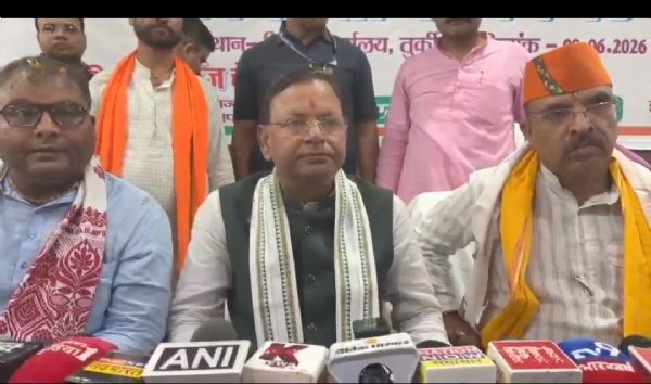 फोटो। प्रेस वार्ता करते हुए प्रदेश अध्यक्ष पंकज चौधरी