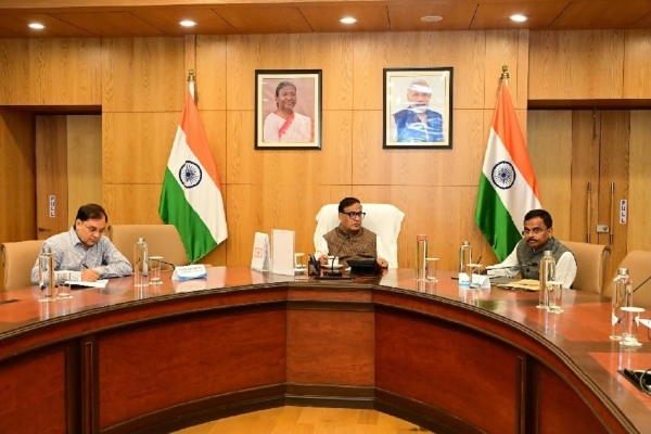 असमः विभिन्न विभागों की चर्चा के लिए उच्चस्तरीय बैठक की अध्यक्षता करते मुख्यमंत्री डॉ. हिमंत बिस्व सरमा असमः विभिन्न विभागों की चर्चा के लिए उच्चस्तरीय बैठक की अध्यक्षता करते मुख्यमंत्री डॉ. हिमंत बिस्व सरमा