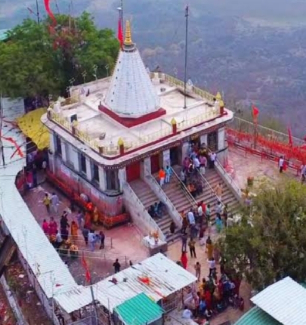 फोटो मां के मंदिर की