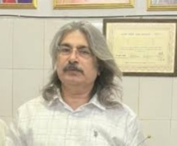मुख्य चिकित्सा अधिकारी मीरजापुर डॉ. केके मिश्रा। मुख्य चिकित्सा अधिकारी मीरजापुर डॉ. केके मिश्रा।