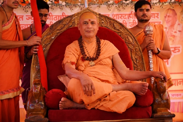 श्रीद्वारका शारदा पीठ के पीठाधीश्वर, जगद्गुरु शंकराचार्य स्वामी सदानंद सरस्वती महाराज श्रीद्वारका शारदा पीठ के पीठाधीश्वर, जगद्गुरु शंकराचार्य स्वामी सदानंद सरस्वती महाराज