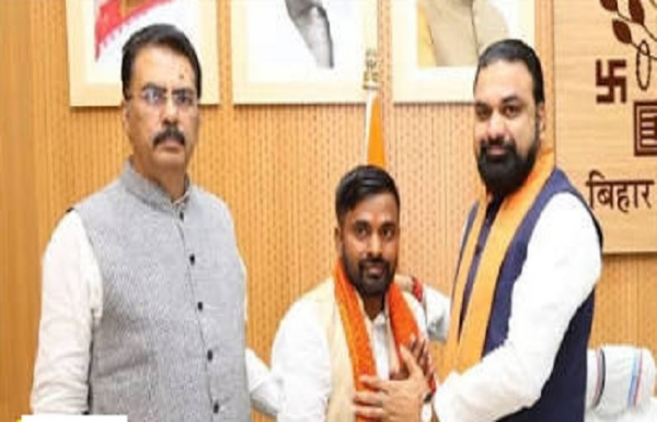 बांकीपुर से भाजपा उम्मीदवार नीरज सिन्हा मुख्यमंत्री सम्राट चौधरी से शिष्टाचार मुलाकात के दौरान बांकीपुर से भाजपा उम्मीदवार नीरज सिन्हा मुख्यमंत्री सम्राट चौधरी से शिष्टाचार मुलाकात के दौरान