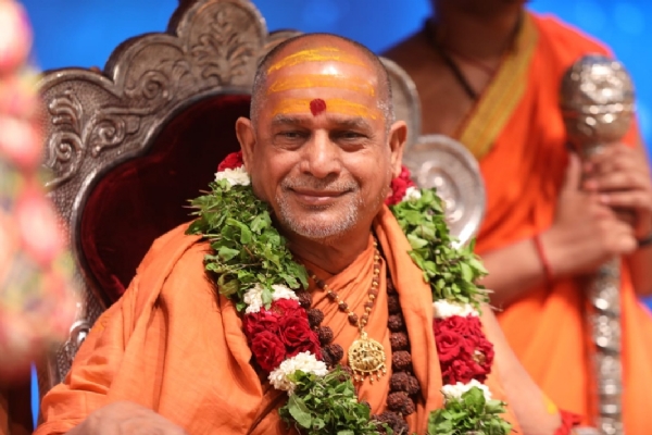 श्रीद्वारका शारदा पीठ के पीठाधीश्वर, जगद्गुरु शंकराचार्य स्वामी सदानंद सरस्वती महाराज श्रीद्वारका शारदा पीठ के पीठाधीश्वर, जगद्गुरु शंकराचार्य स्वामी सदानंद सरस्वती महाराज