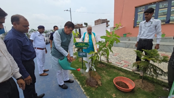 भौतिक विकास की रफ्तार के साथ यूपी में वनाच्छादन का भी विस्तार : योगी आदित्यनाथ भौतिक विकास की रफ्तार के साथ यूपी में वनाच्छादन का भी विस्तार : योगी आदित्यनाथ