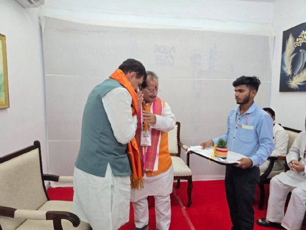 भौतिक विकास की रफ्तार के साथ यूपी में वनाच्छादन का भी विस्तार : योगी आदित्यनाथ भौतिक विकास की रफ्तार के साथ यूपी में वनाच्छादन का भी विस्तार : योगी आदित्यनाथ