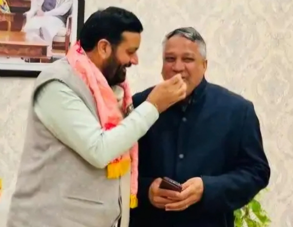 हरियाणा के मुख्यमंत्री के साथ भोपाल खदरी हरियाणा के मुख्यमंत्री के साथ भोपाल खदरी