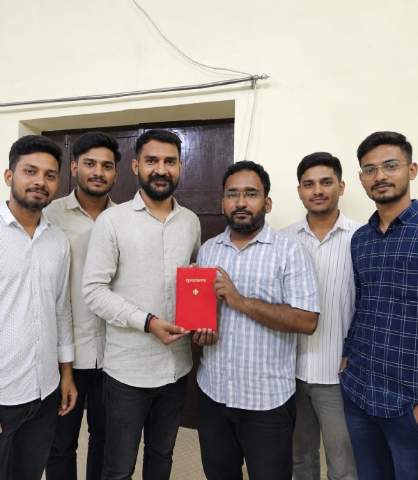 लखनऊ विश्विद्यालय के शिक्षकों को सम्मानित लखनऊ विश्विद्यालय के शिक्षकों को सम्मानित