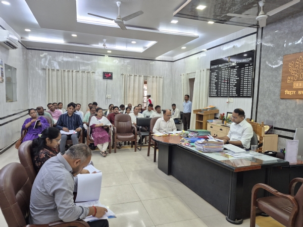 सारण में अनुकंपा के आधार पर 13 आश्रितों को जन वितरण प्रणाली की अनुज्ञप्ति स्वीकृत सारण में अनुकंपा के आधार पर 13 आश्रितों को जन वितरण प्रणाली की अनुज्ञप्ति स्वीकृत