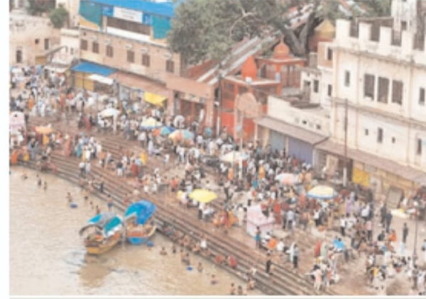 फोटो श्रद्धालुओं की फोटो श्रद्धालुओं की