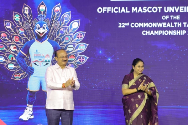 दिल्ली की मुख्यमंत्री रेखा गुप्ता मंगलवार को राष्ट्रमंडल टेबल टेनिस चैंपियनशिप के आधिकारिक शुभंकर ‘मयूर’ का अनावरण करते हुए साथ में दिल्ली के खेल मंत्री आशीष सूद दिल्ली की मुख्यमंत्री रेखा गुप्ता मंगलवार को राष्ट्रमंडल टेबल टेनिस चैंपियनशिप के आधिकारिक शुभंकर ‘मयूर’ का अनावरण करते हुए साथ में दिल्ली के खेल मंत्री आशीष सूद