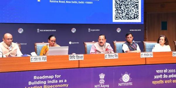 भारते प्रथमवारम् अभियांत्रिकी-जीवविज्ञानस्य स्नातक-उपाधिः प्रारभ्यते, २०३५ तमवर्षपर्यन्तं जैव-अर्थव्यवस्थायाः महाशक्ति: भवितुं भारतस्य लक्ष्यम्