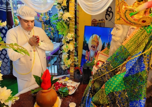 झूलेलाल मंदिर एवं माता साहिब आश्रम में कलश पूजन और अखंड ज्योति की स्थापना, समाज की समृद्धि व विश्व शांति की हुई कामना झूलेलाल मंदिर एवं माता साहिब आश्रम में कलश पूजन और अखंड ज्योति की स्थापना, समाज की समृद्धि व विश्व शांति की हुई कामना