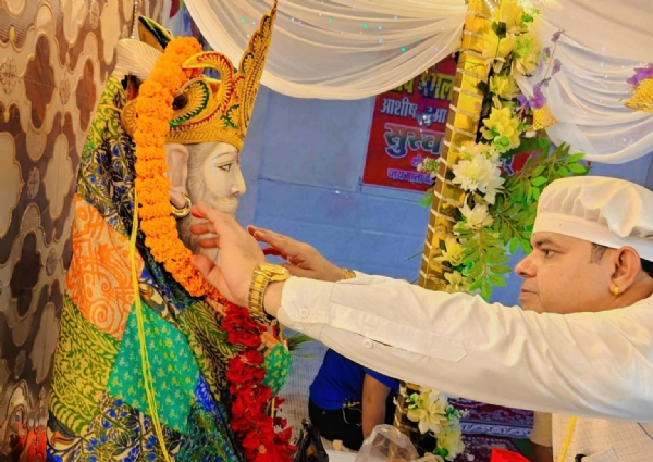 झूलेलाल मंदिर एवं माता साहिब आश्रम में कलश पूजन और अखंड ज्योति की स्थापना, समाज की समृद्धि व विश्व शांति की हुई कामना झूलेलाल मंदिर एवं माता साहिब आश्रम में कलश पूजन और अखंड ज्योति की स्थापना, समाज की समृद्धि व विश्व शांति की हुई कामना