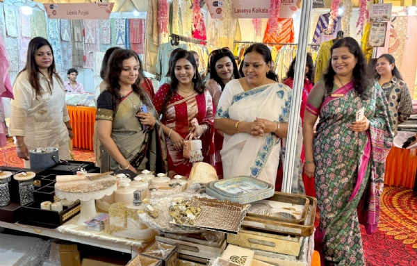कार्यक्रम में मंत्री दीपिका सहित अन्य कार्यक्रम में मंत्री दीपिका सहित अन्य
