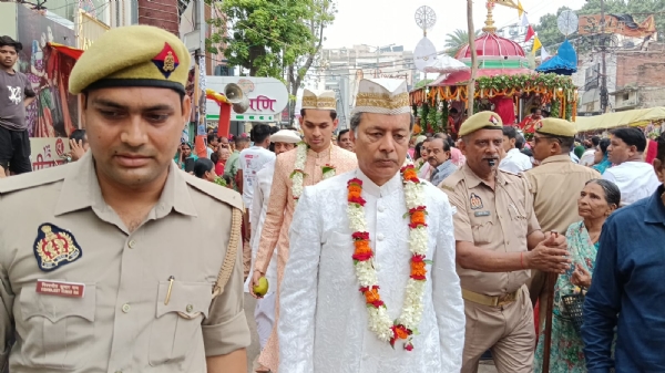 रथयात्रा मेले में भगवान जगन्नाथ का दर्शन करते महाराज अनंत नारायण सिंह रथयात्रा मेले में भगवान जगन्नाथ का दर्शन करते महाराज अनंत नारायण सिंह