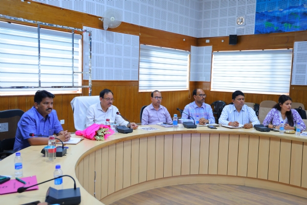 पौड़ी में नीति आयोग द्वारा विकसित नीति तारा डिजिटल टूल किट पर विभागीय अधिकारी के साथ बैठक लेते सीडीओ पौड़ी में नीति आयोग द्वारा विकसित नीति तारा डिजिटल टूल किट पर विभागीय अधिकारी के साथ बैठक लेते सीडीओ