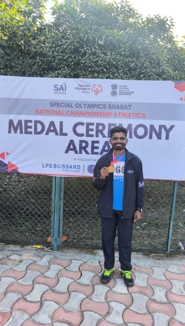 भारतीय स्पेशल ओल सार्थक स्कूल के विशेष खिलाड़ी सत्यांशु दीप। भारतीय स्पेशल ओल सार्थक स्कूल के विशेष खिलाड़ी सत्यांशु दीप।