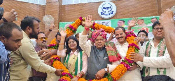 वीडियो प्रदेश कार्यकारिणी की बैठक के दौरान नेता पार्टी नेतागण। वीडियो प्रदेश कार्यकारिणी की बैठक के दौरान नेता पार्टी नेतागण।