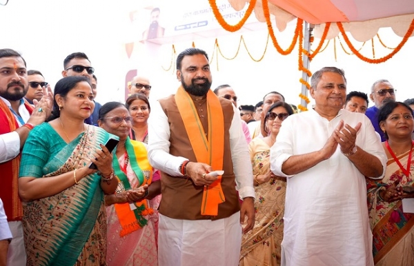 मुख्यमंत्री सम्राट बागमती-बूढ़ी गंडक नदी जोड़ परियोजना लिंक चैनल का लोकार्पण करते हुए मुख्यमंत्री सम्राट बागमती-बूढ़ी गंडक नदी जोड़ परियोजना लिंक चैनल का लोकार्पण करते हुए