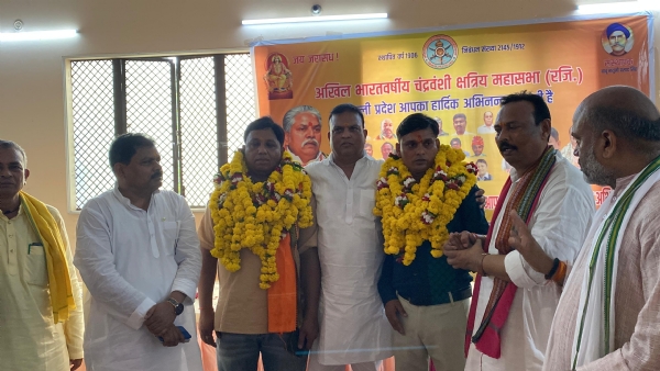 जानकारी देते संयोजक