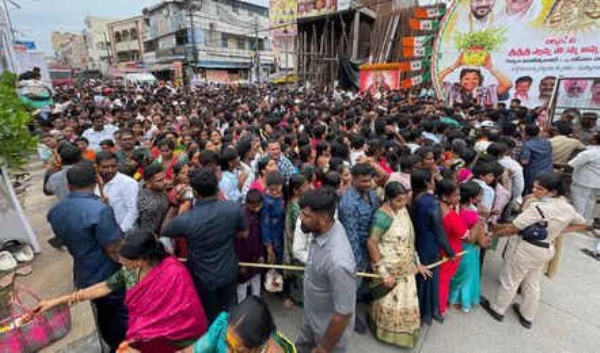 बलकमपेट येलाम्मा मंदिर में श्रद्धालुओं की उमड़ी भारी भीड़ बलकमपेट येलाम्मा मंदिर में श्रद्धालुओं की उमड़ी भारी भीड़