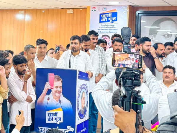 “छात्रों की गूंज” अभियान के तहत जयपुर में छात्र संवाद एवं कवि सम्मेलन का आयोजन “छात्रों की गूंज” अभियान के तहत जयपुर में छात्र संवाद एवं कवि सम्मेलन का आयोजन