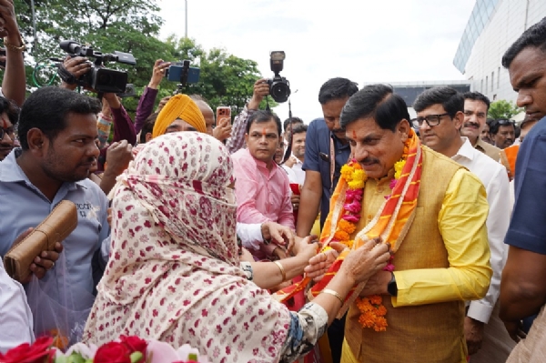विभिन्न धर्मों और सामाजिक संगठनों के प्रतिनिधियों ने यूसीसी को लेकर मुख्यमंत्री का जताया आभार विभिन्न धर्मों और सामाजिक संगठनों के प्रतिनिधियों ने यूसीसी को लेकर मुख्यमंत्री का जताया आभार