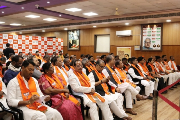 बैठक में जनप्रतिनिधि