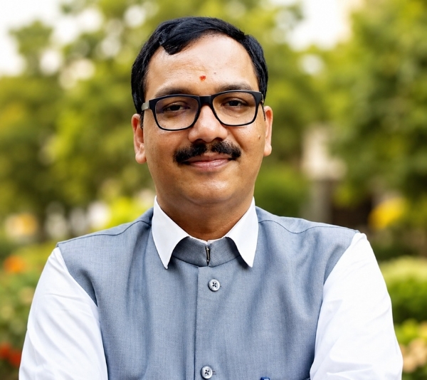 मयंक चतुर्वेदी मयंक चतुर्वेदी
