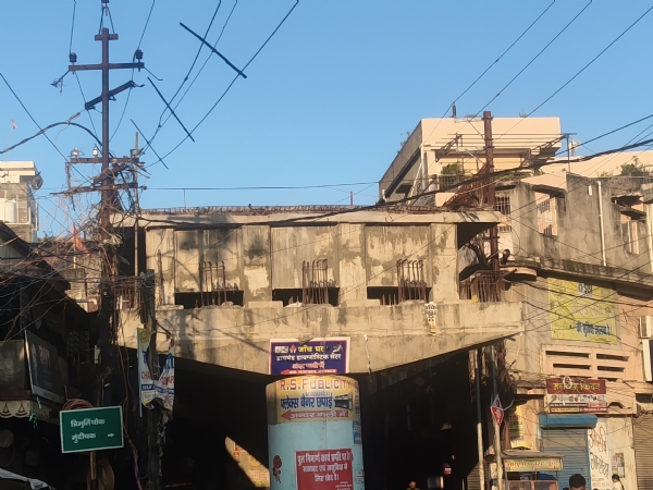 निर्माणाधीन ओवरब्रिज