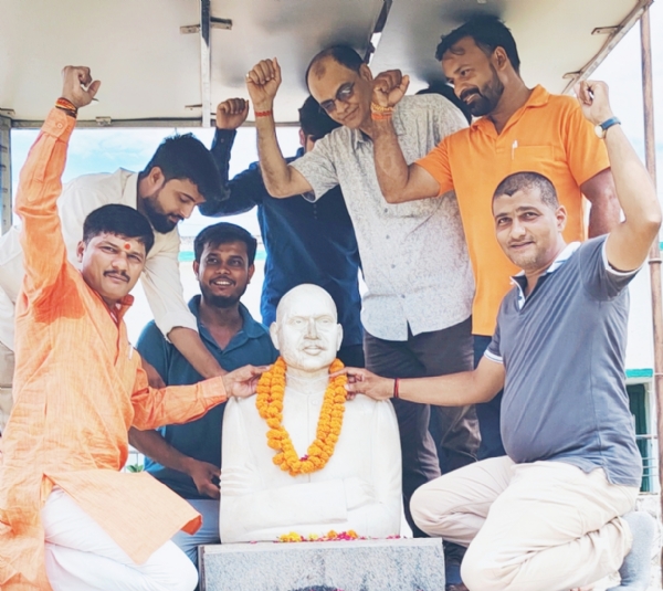 फोटो भाजपाई