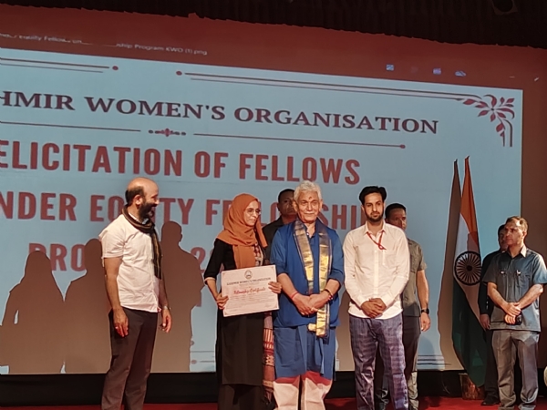 विकसित जम्मू कश्मीर के लिए महिलाओं का सशक्तिकरण ज़रूरी, उनकी तरक्की समाज की तरक्की है: मनोज सिन्हा विकसित जम्मू कश्मीर के लिए महिलाओं का सशक्तिकरण ज़रूरी, उनकी तरक्की समाज की तरक्की है: मनोज सिन्हा