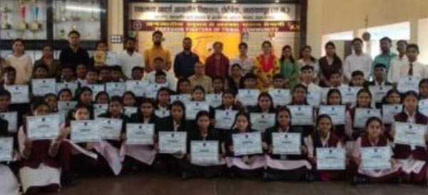 राष्ट्रीय युवा संसद प्रतियोगिता में ईएमआरएस छेरीबेड़ा के विद्यार्थियों ने किया उत्कृष्ट प्रदर्शन राष्ट्रीय युवा संसद प्रतियोगिता में ईएमआरएस छेरीबेड़ा के विद्यार्थियों ने किया उत्कृष्ट प्रदर्शन