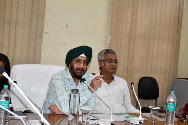 अल्पसंख्यक बच्चों की उच्च शिक्षा और कल्याण पर विशेष फोकस: अल्पसंख्यक बच्चों की उच्च शिक्षा और कल्याण पर विशेष फोकस: