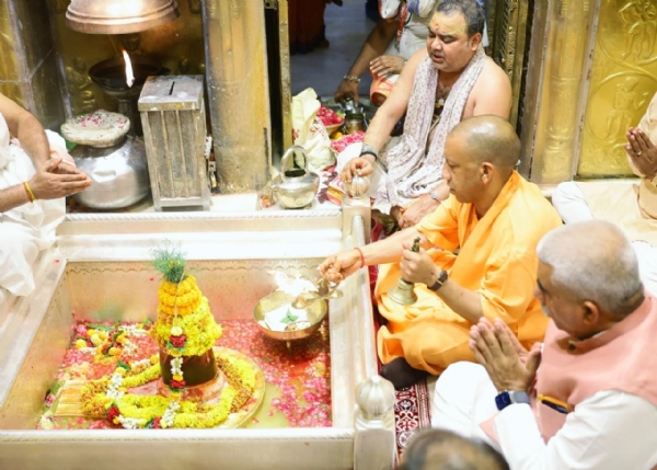 श्री काशी विश्वनाथ धाम में मुख्यमंत्री श्री काशी विश्वनाथ धाम में मुख्यमंत्री